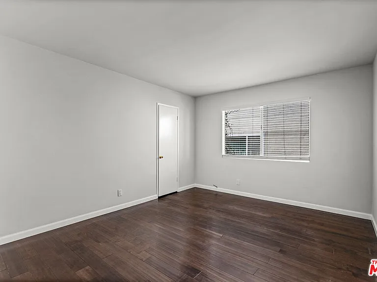 1342 Harvard St #204 — Photo 15