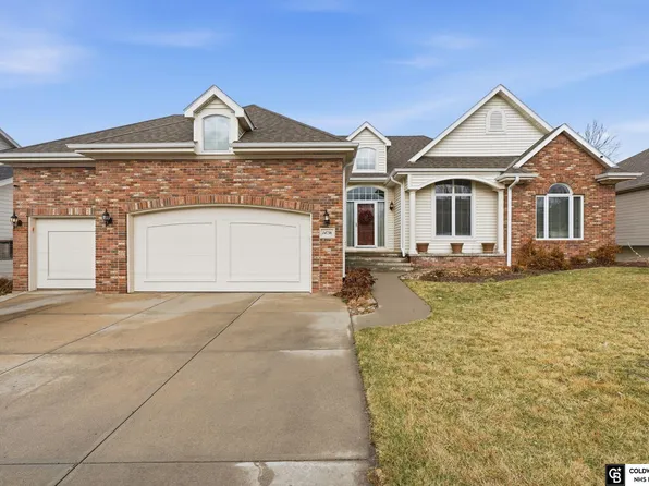 14736 Black St, Bennington, NE 68007