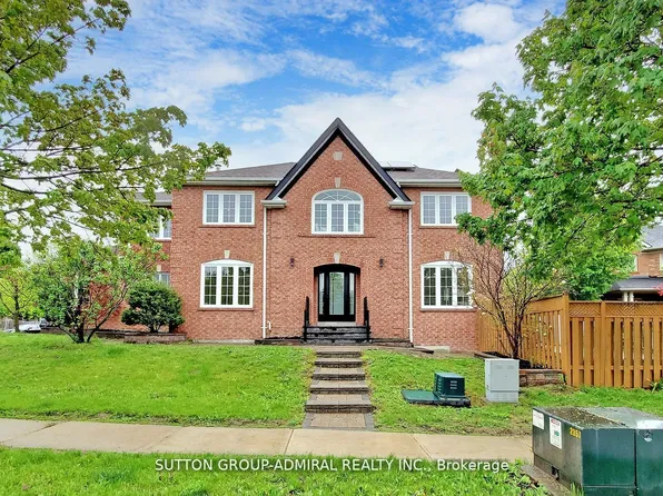 470 Doubletree Ln, Newmarket, ON L3X 2E9