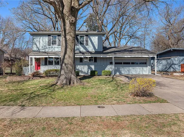 9126 Grant Ln, Overland Park, KS 66212