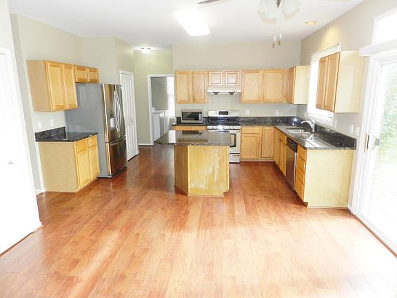 2nd image of 47111 Woodlong Dr