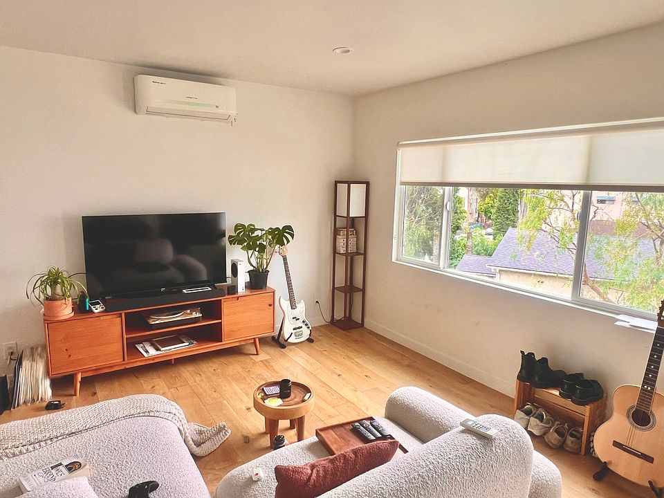 1st image of 3363 N Andrita St #4
