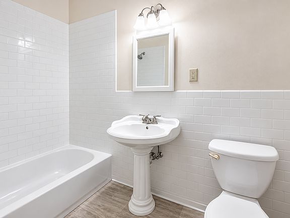 5th image of 806 6th St NW