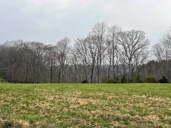 93 Stillwater Blvd, Russell Springs, KY 42642