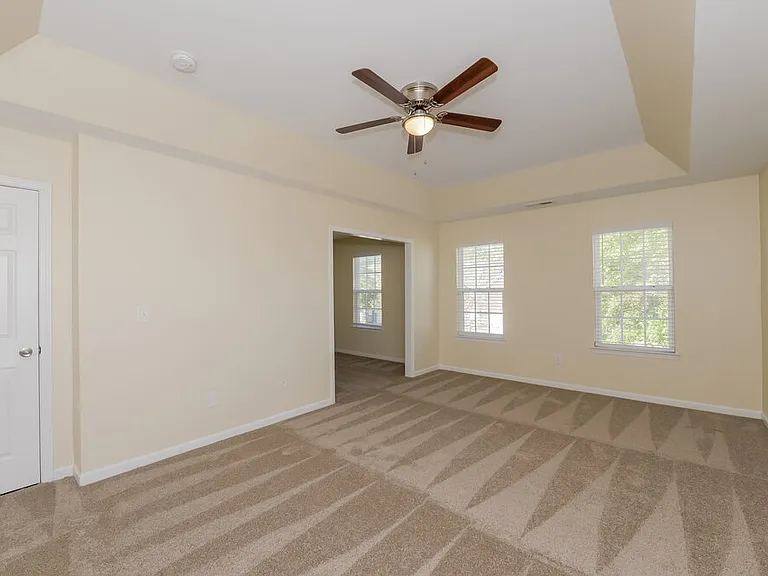 1043 Vanguard Dr — Photo 9