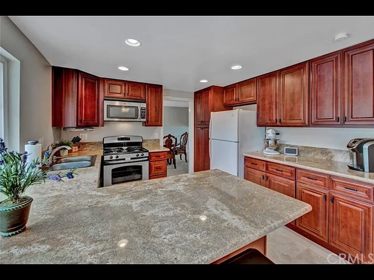 13521 Carroll Way — Photo 3