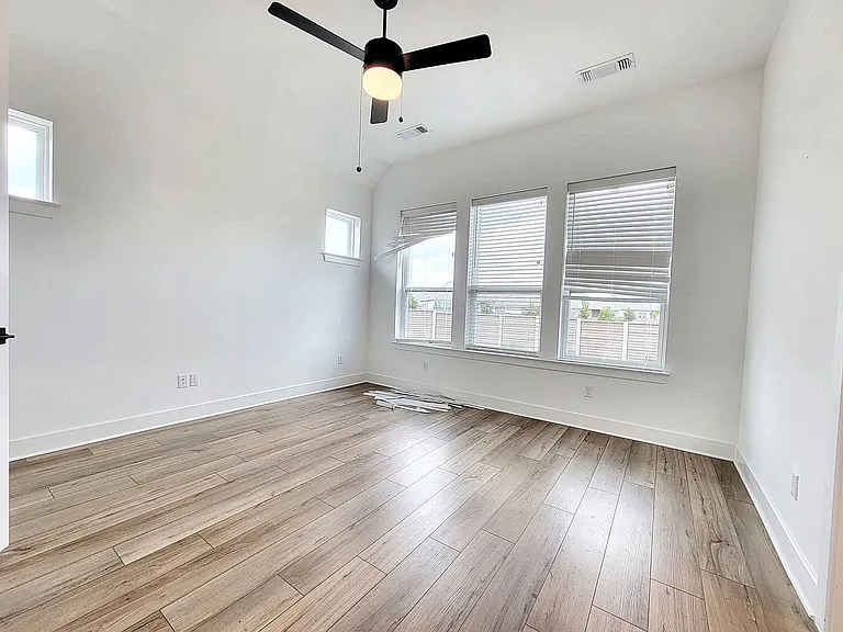 513 Three Feathers Ct — Photo 7