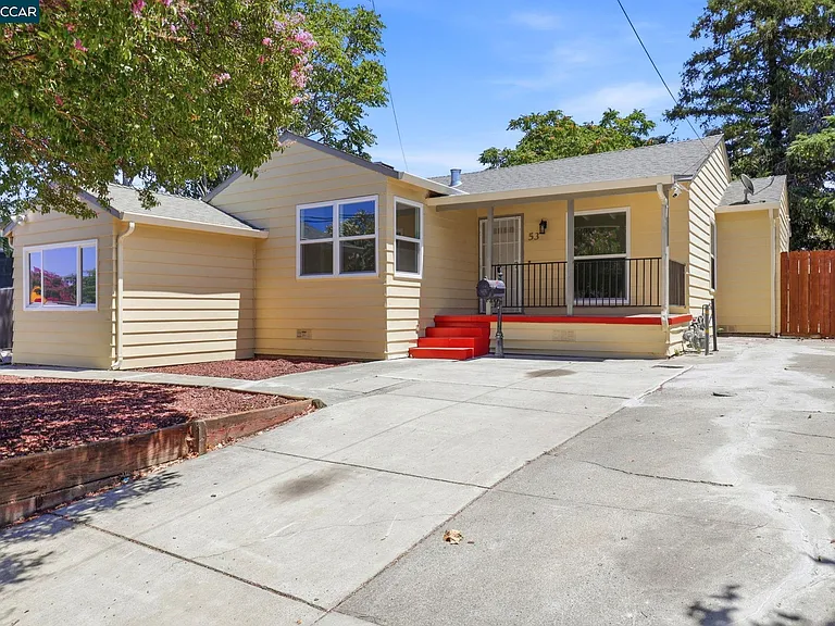 53 Ramona St — Photo 1