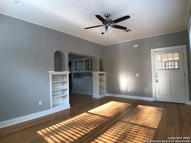 1st image of 107 Willim St #1