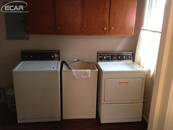 2nd image of 4451 Mollwood Dr
