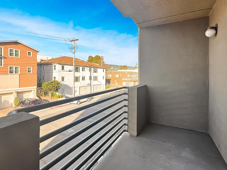 Diamond Terrace — Photo 9