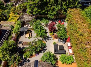 1108 Lenora Rd, Bowen Island, BC V0N 1G1