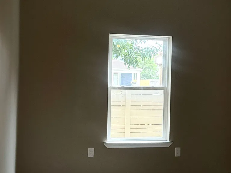 2306 Carrollton Ave — Photo 9