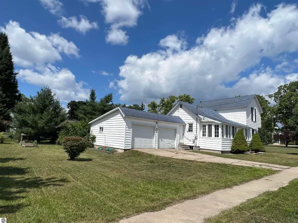 204 S Houghton St, Lake City, MI 49651