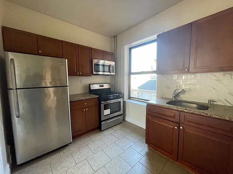 343 Fairmount Ave — Photo 9