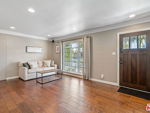 4th image of 207 Park Ave