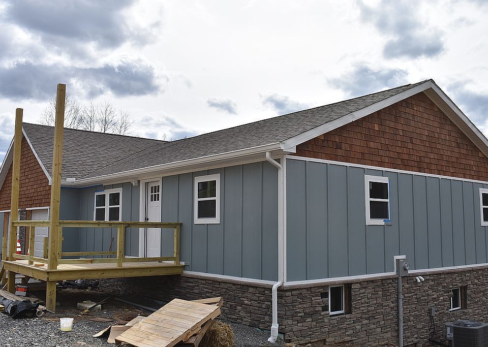 1st image of 3153 Benedum Dr