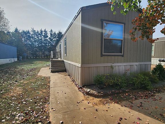 3rd image of 800 S Eastgate St #536