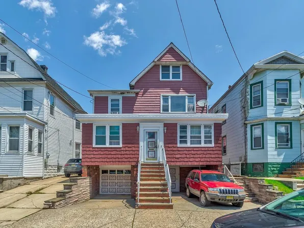 33 E 42nd St, Bayonne, NJ 07002