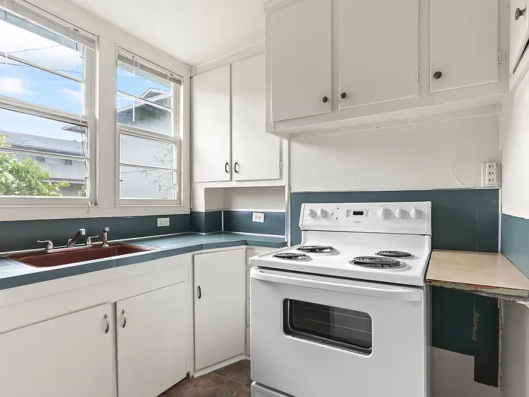Markwell/Annex Apartments — Photo 2