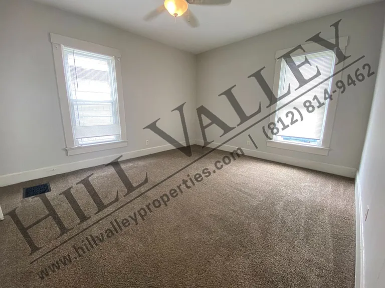1028 S Center St — Photo 14