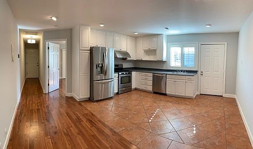 2nd image of 928 Valencia St APT 2