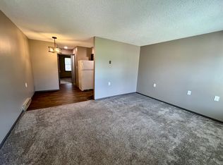 501 S Cedar St APT 9, Lindsborg, KS 67456