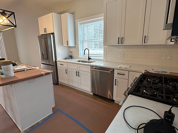 5th image of 858 N Paulina St #1