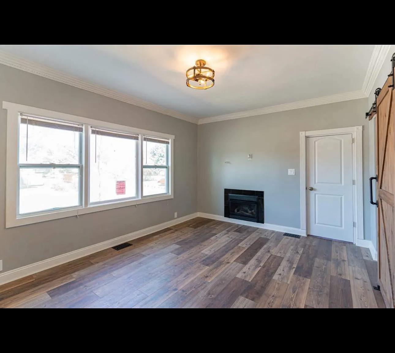 3 bed, 1200 sqft, $2,300 — Photo 3