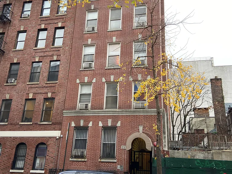 249 E 30th St #PHR — Photo 17
