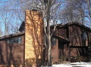 230 Glade Mills Rd, Valencia, PA 16059