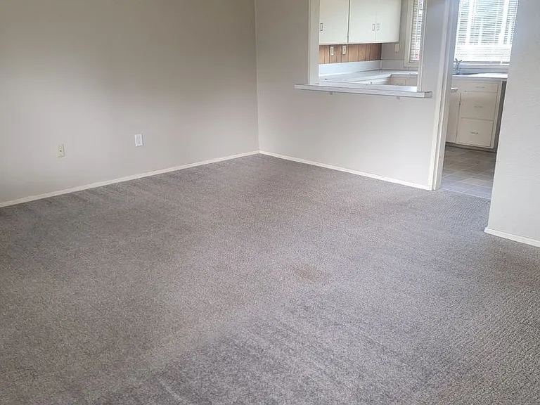 11005 Yakima Ave S — Photo 2