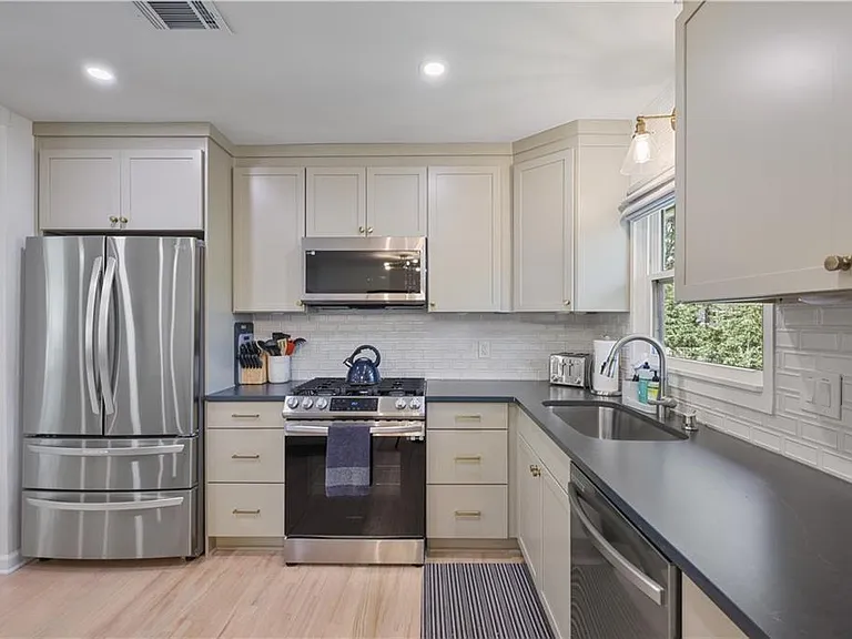 677 Hillandale Cir SW — Photo 14