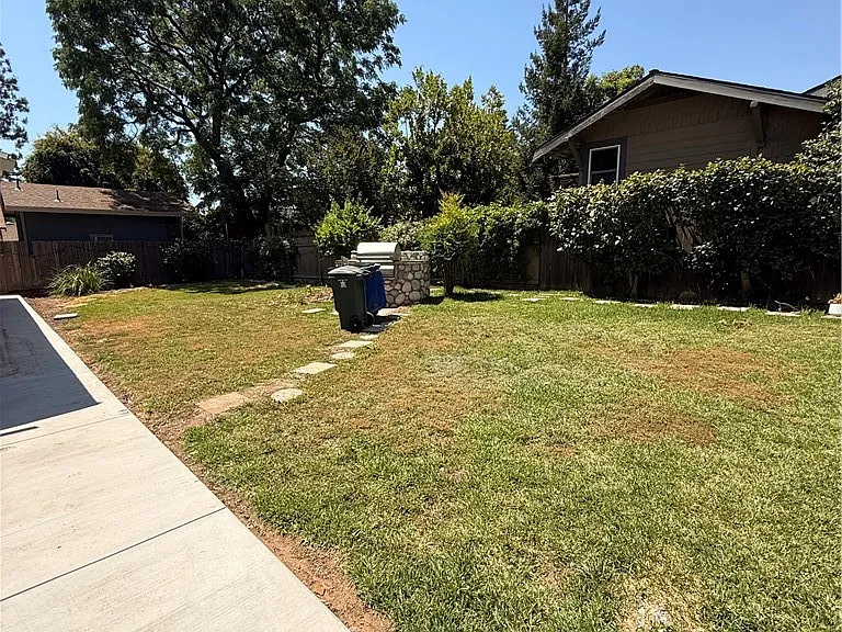 1631 Walworth Ave — Photo 15