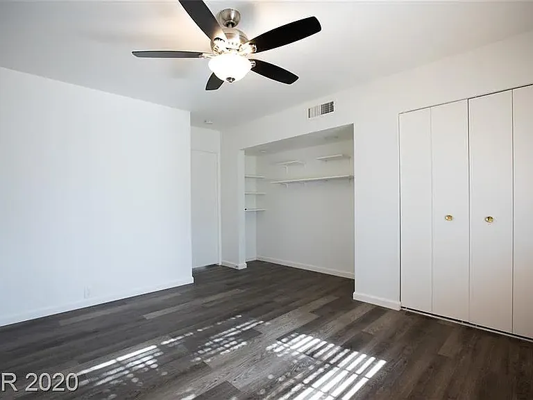 1125 Vegas Valley Dr — Photo 15