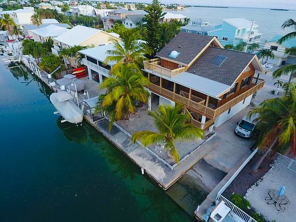 3rd image of 361 Caribbean Dr E