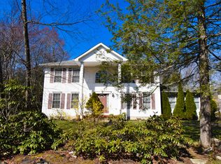 2570 Country Club Dr, Tobyhanna, PA 18466