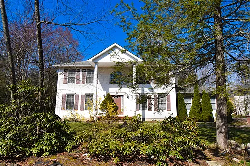 2570 Country Club Dr Photo 1
