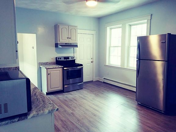 5th image of 12 Carlton St #1