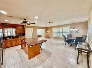 220 Country Ln APT A, Boynton Beach, FL 33435