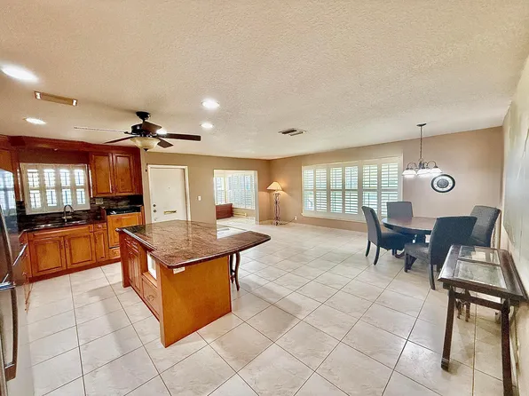 220 Country Lane #A, Boynton Beach, FL 33435