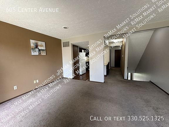 5th image of 605 Center Ave