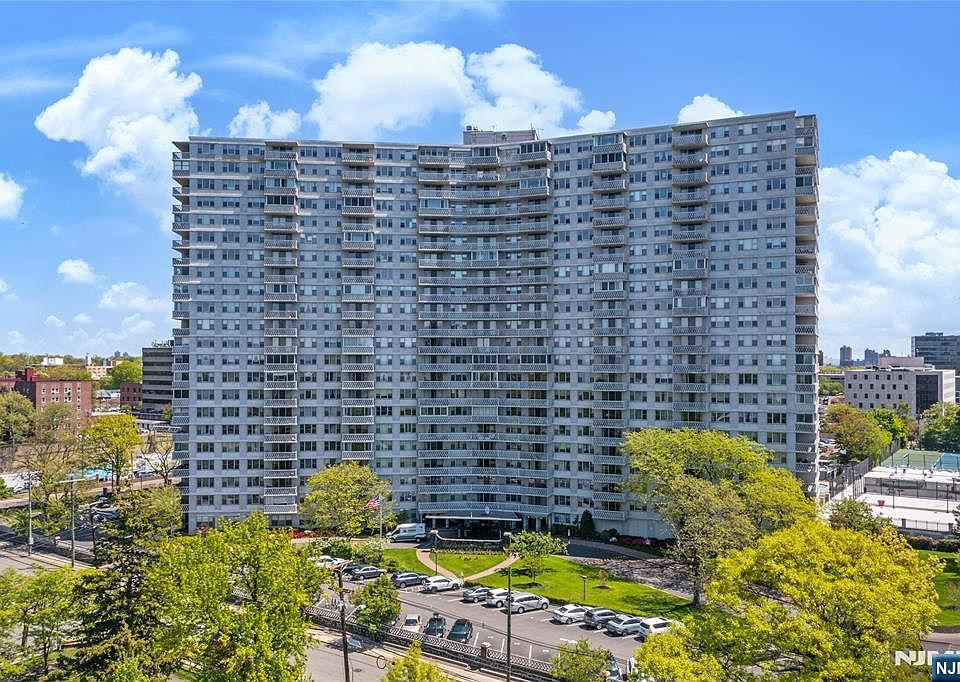 1st image of 2100 Linwood Avenue
