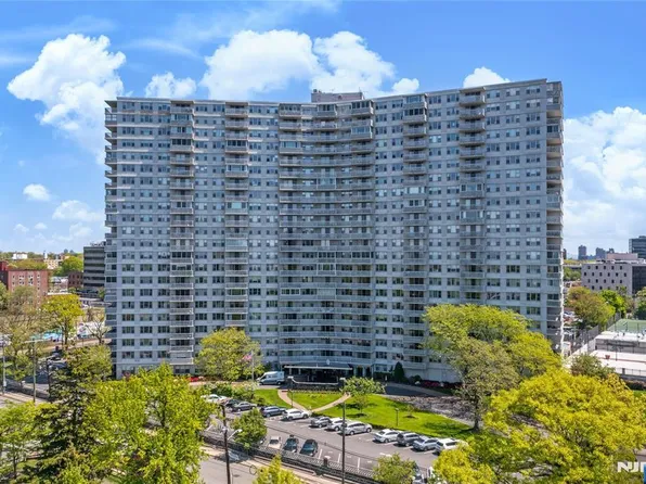 2100 Linwood Avenue, Fort Lee, NJ 07024