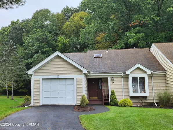 44 Dragon Fly Cir, Stroudsburg, PA 18360