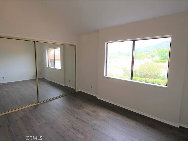 415 W Stocker St #307 — Photo 8