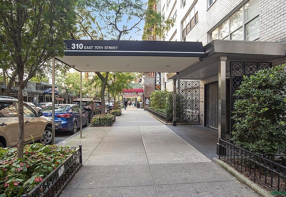 2nd image of 310 E 70th St APT 3-C