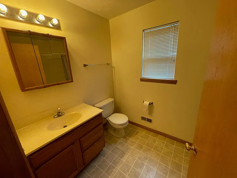 321 S Garfield Ave #B — Photo 8