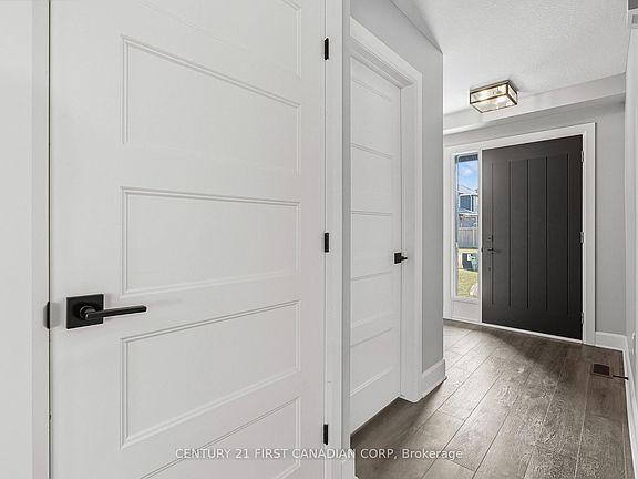 4th image of 146 Gilmour Dr