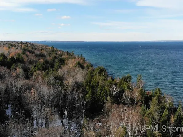 19099 Ravenswood Ct, Lanse, MI 49946